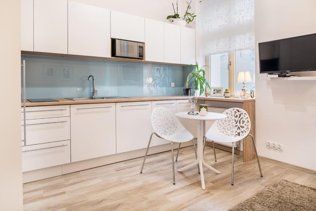 Old Town Apartments - T32 — Photos 3